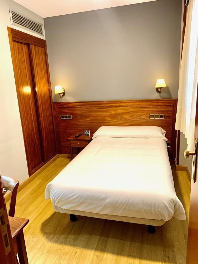 Hotel Los Templarios Ponferrada Εξωτερικό φωτογραφία